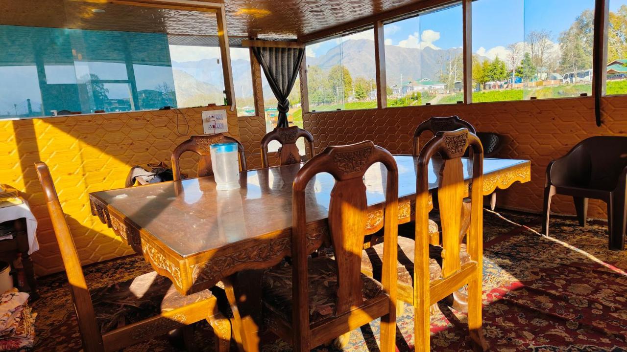 Houseboat Karima Palace Срінагар Екстер'єр фото