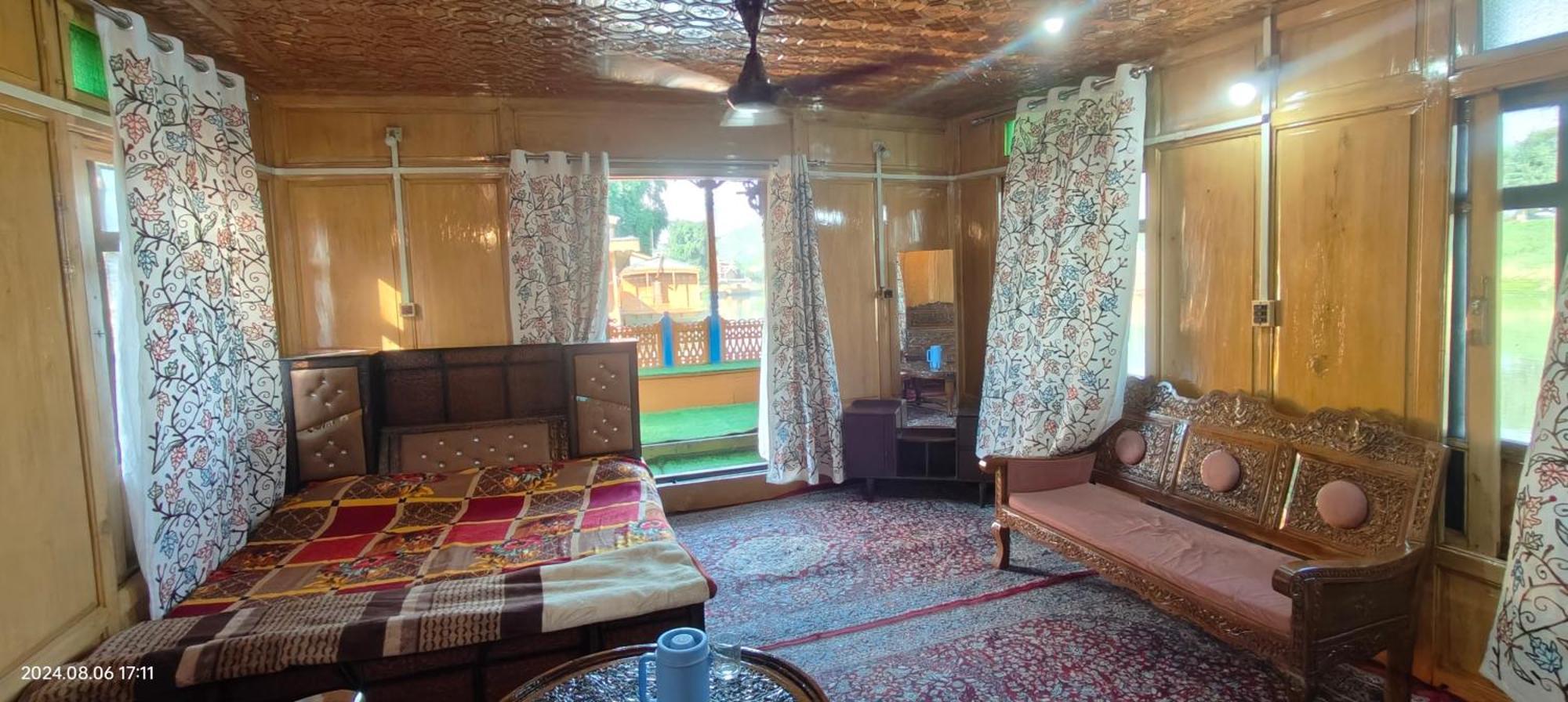 Houseboat Karima Palace Срінагар Екстер'єр фото